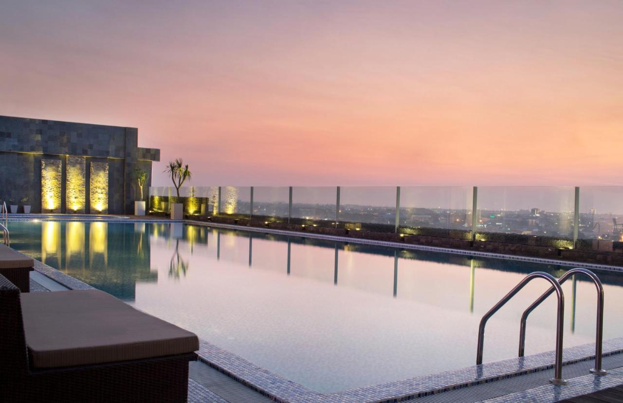 Four Points By Sheraton Makassar Exterior photo